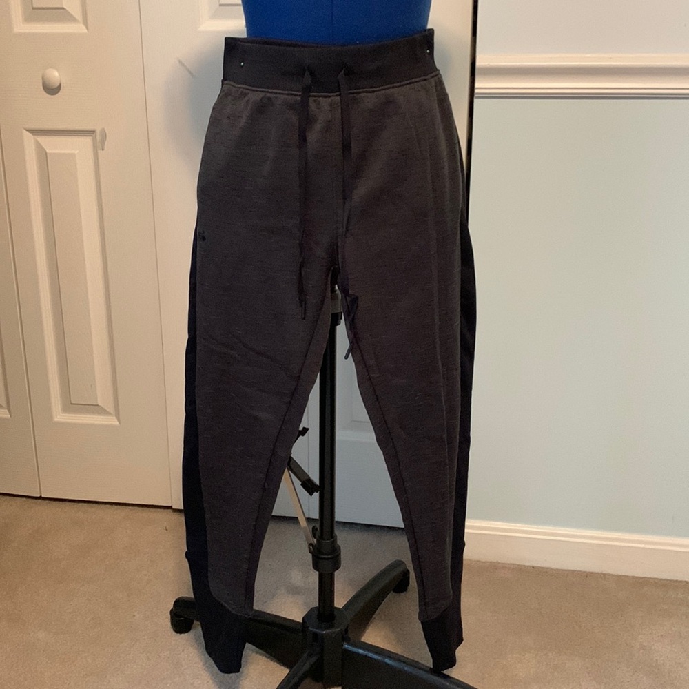 Under Armor Cold Gear Joggers XS